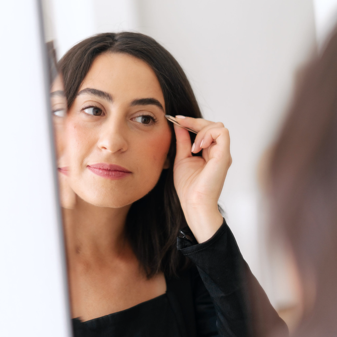 How to use point tip tweezers to remove hair