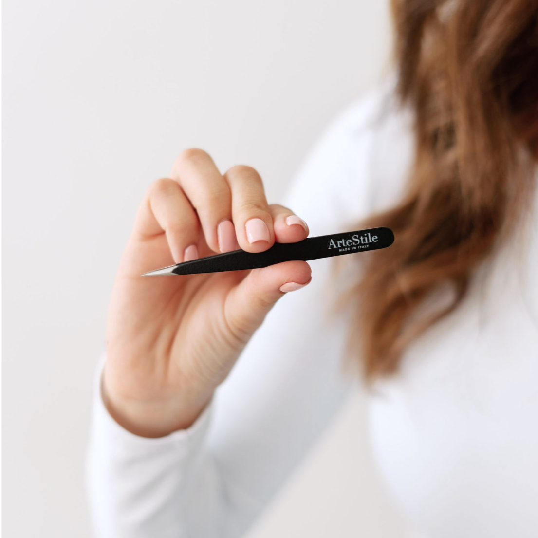 Professional point tip tweezers for facial hair grooming