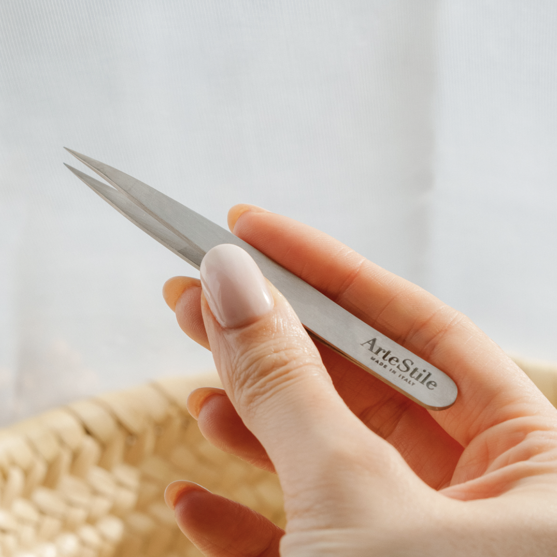 The Point Tip Tweezers