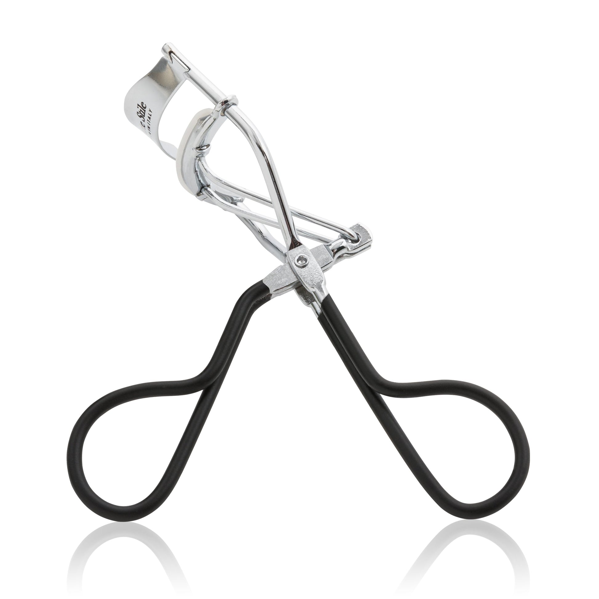 The Eyelash Curler in Matte Black - ArteStile Beauty